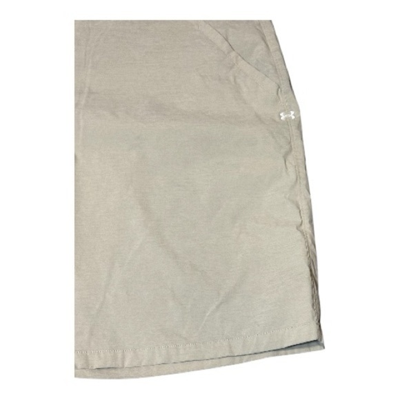 Under Armour Loose Men's Beige Flat Front Shorts Size 42 - Picture 3 of 6